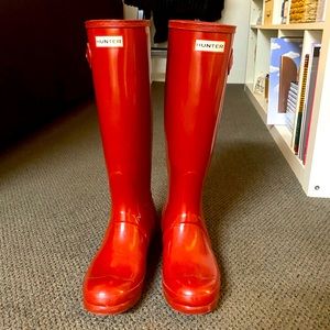Hunter Glossy Red Tall Rainboots